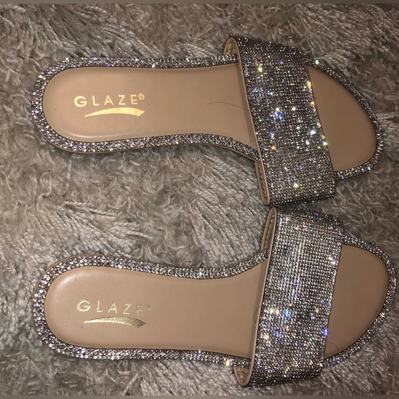 GLAZE
HONEY-62 RHINESTONE FLAT SANDAL 7 1/2 - Picture 2 of 5